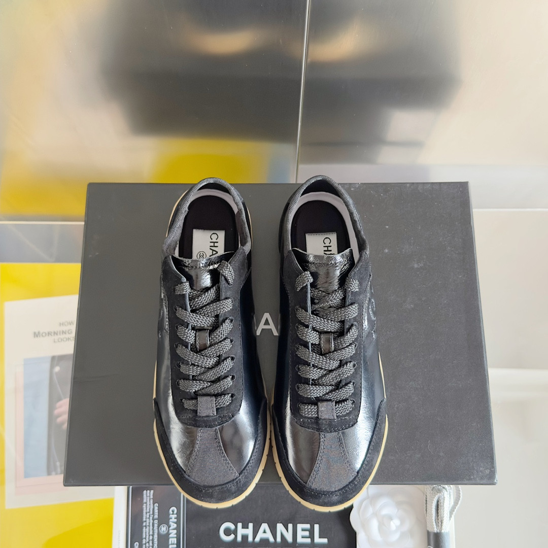 UA Ch*el SNEAKER