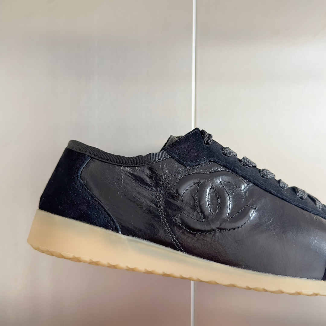 UA Ch*el SNEAKER
