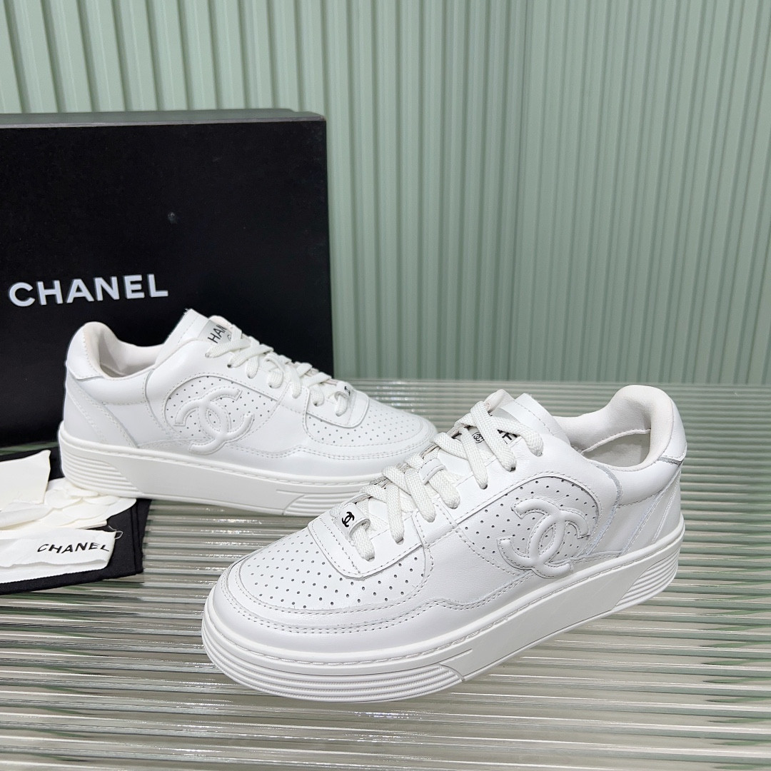 UA Ch*el SNEAKER