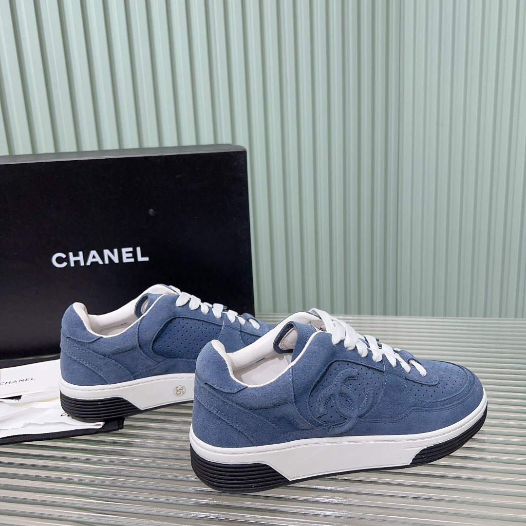 UA Ch*el SNEAKER