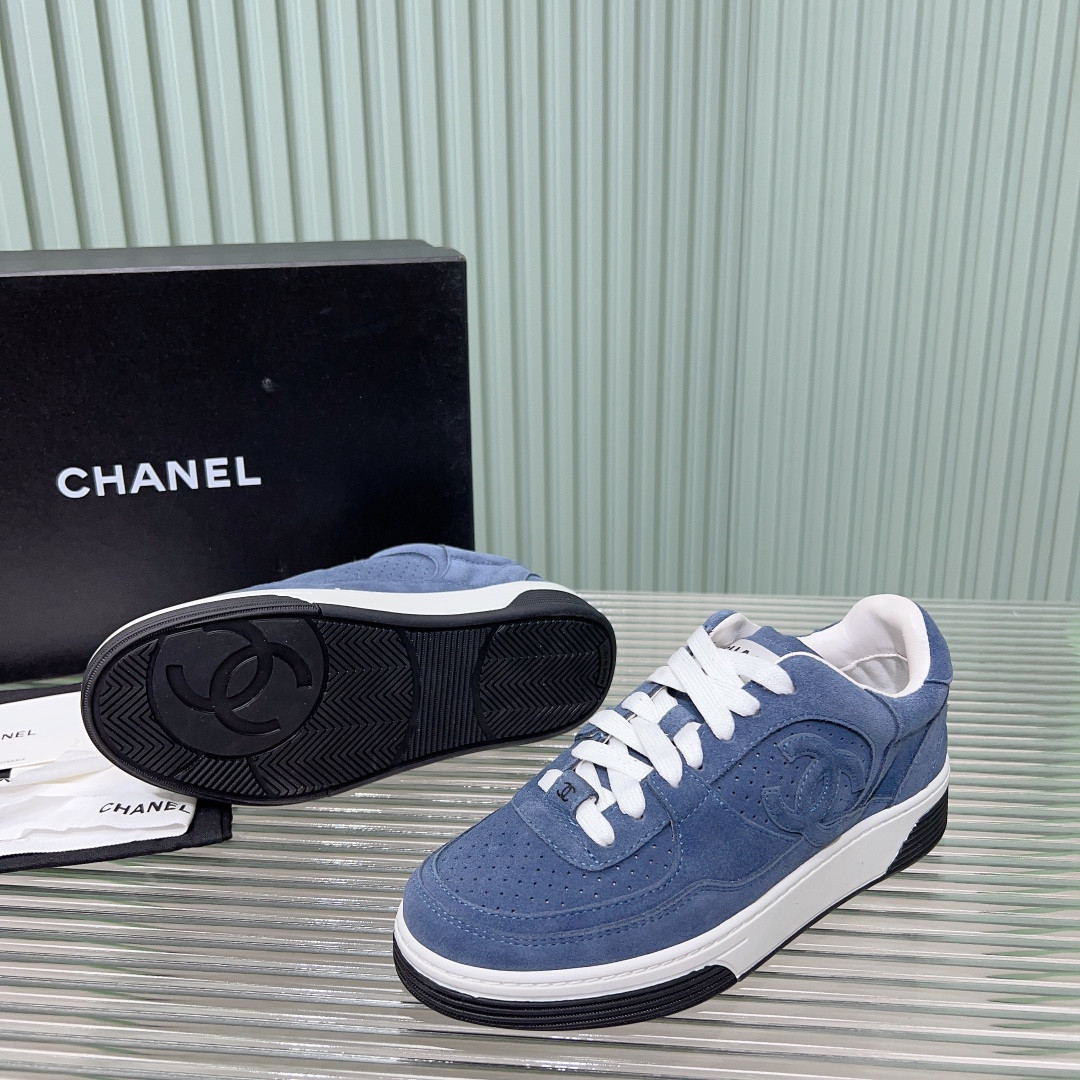 UA Ch*el SNEAKER