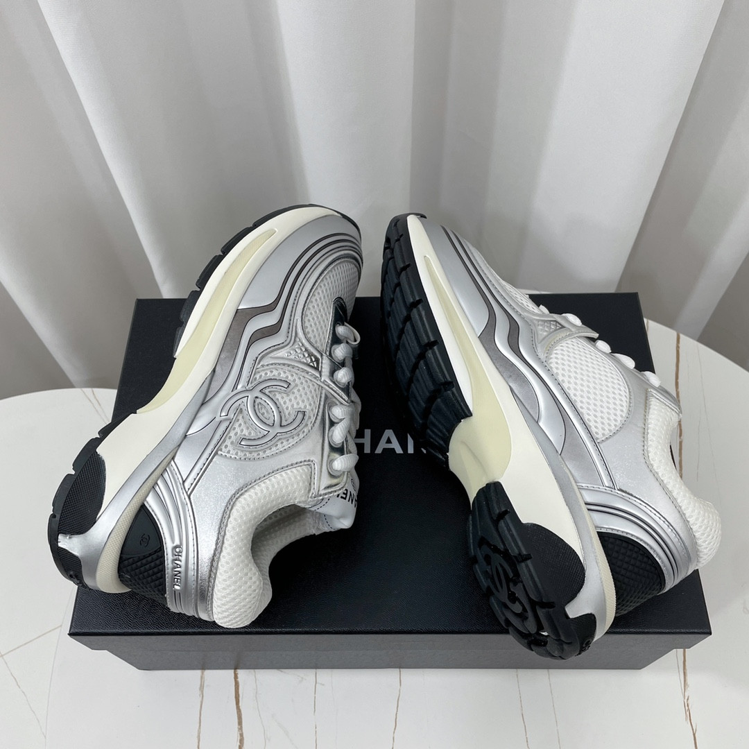 UA Ch*el SNEAKER