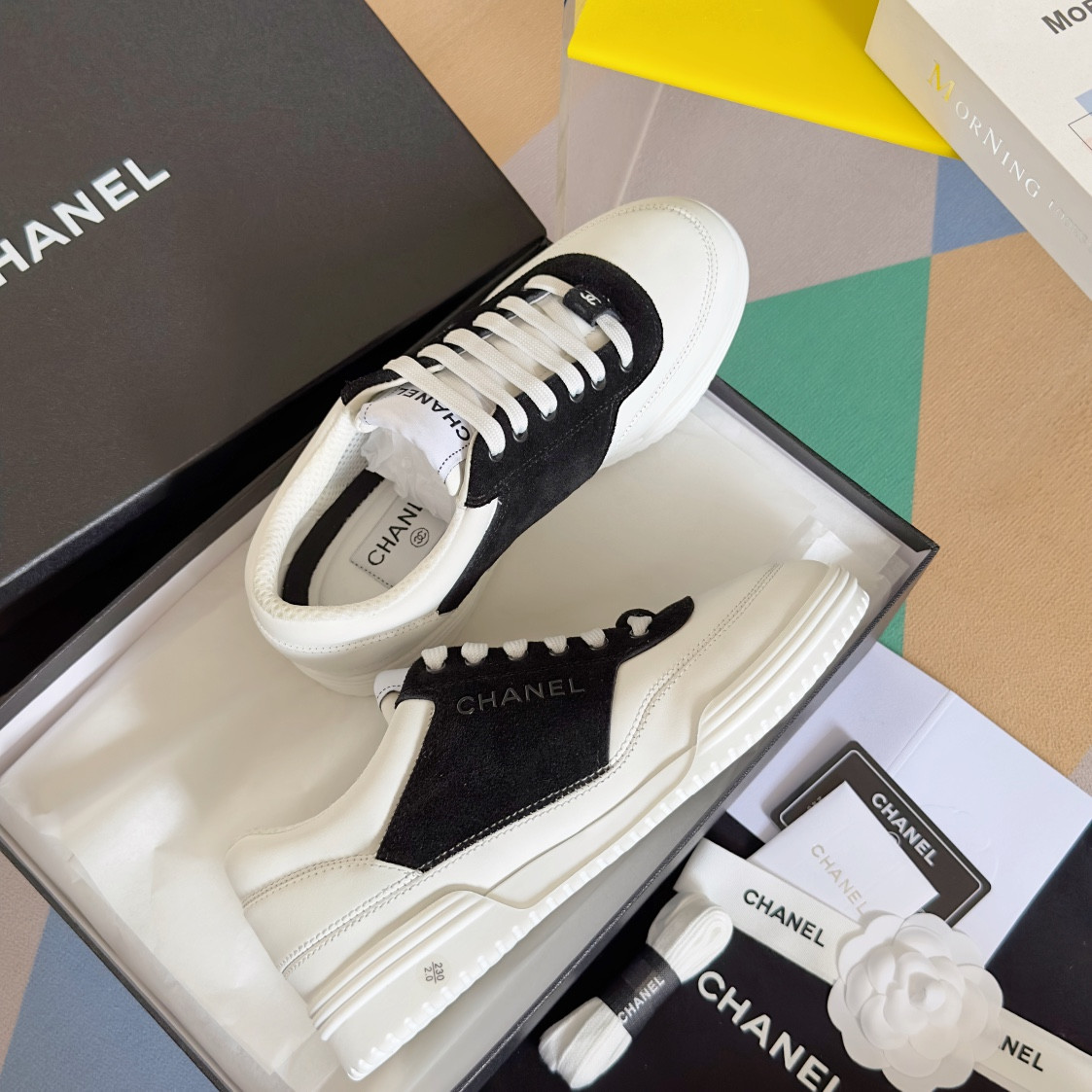UA Ch*el SNEAKER