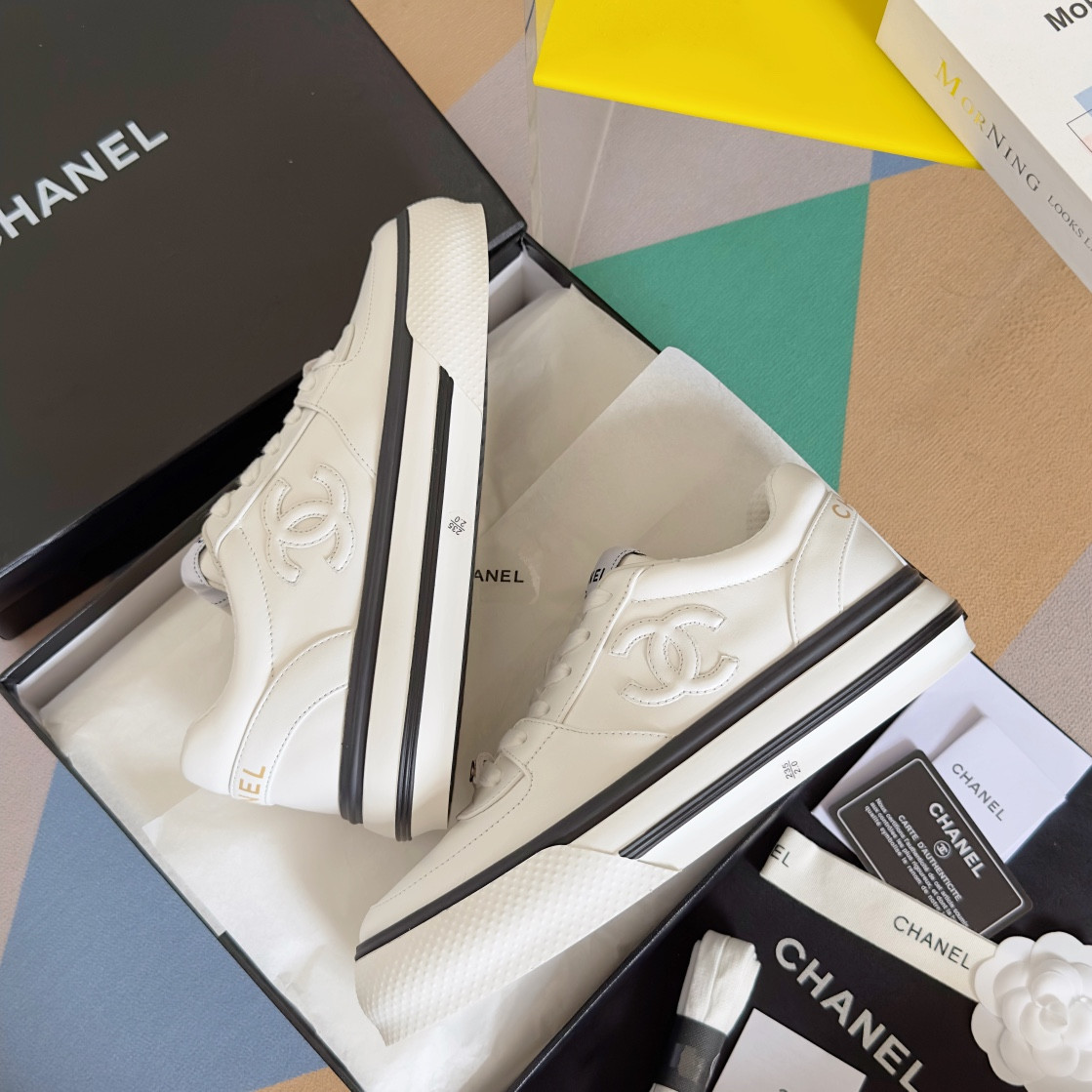 UA Ch*el SNEAKER