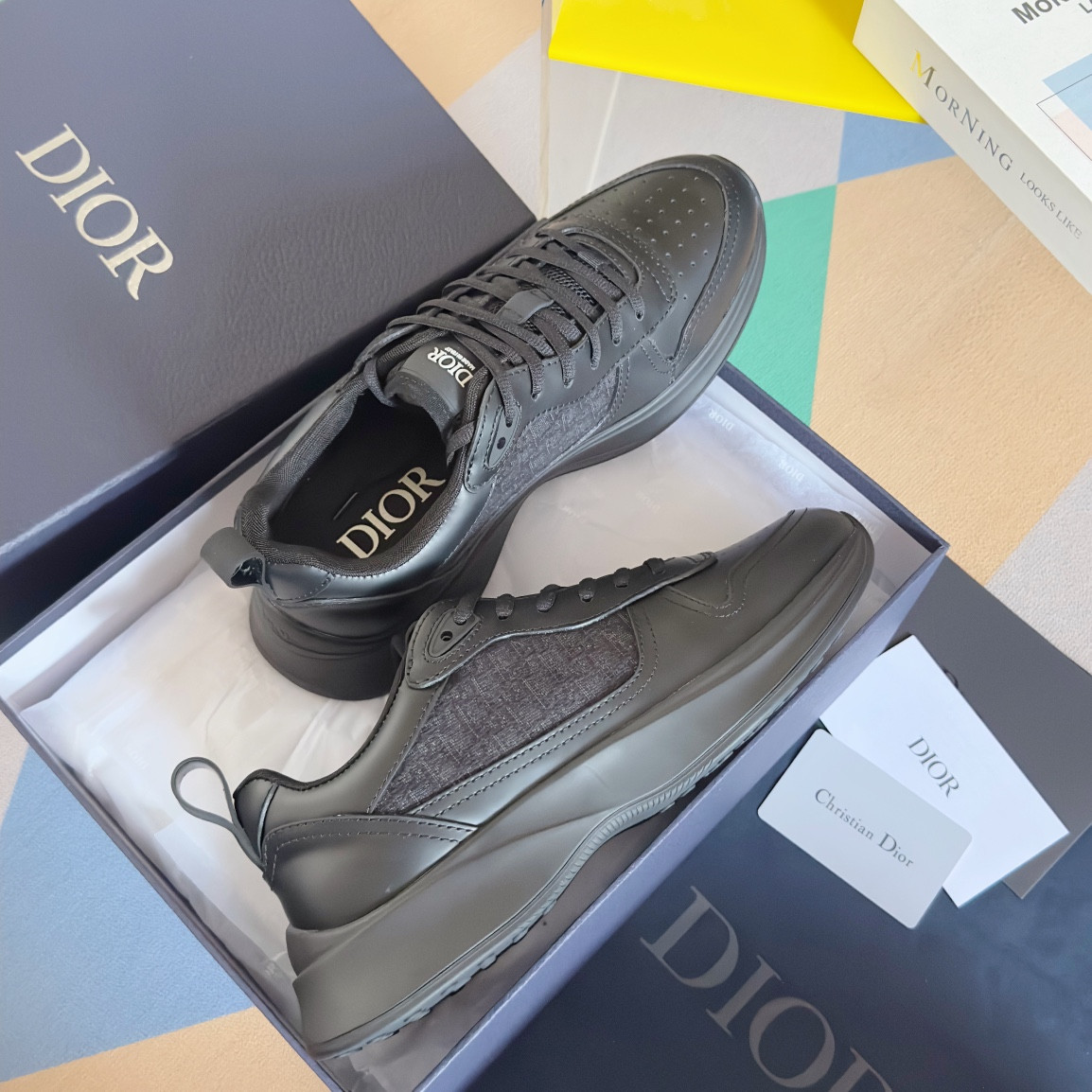 UA D*0r B25 Runner Sneaker