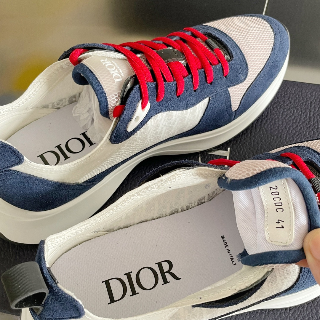 UA D*0r B25 Runner Sneaker