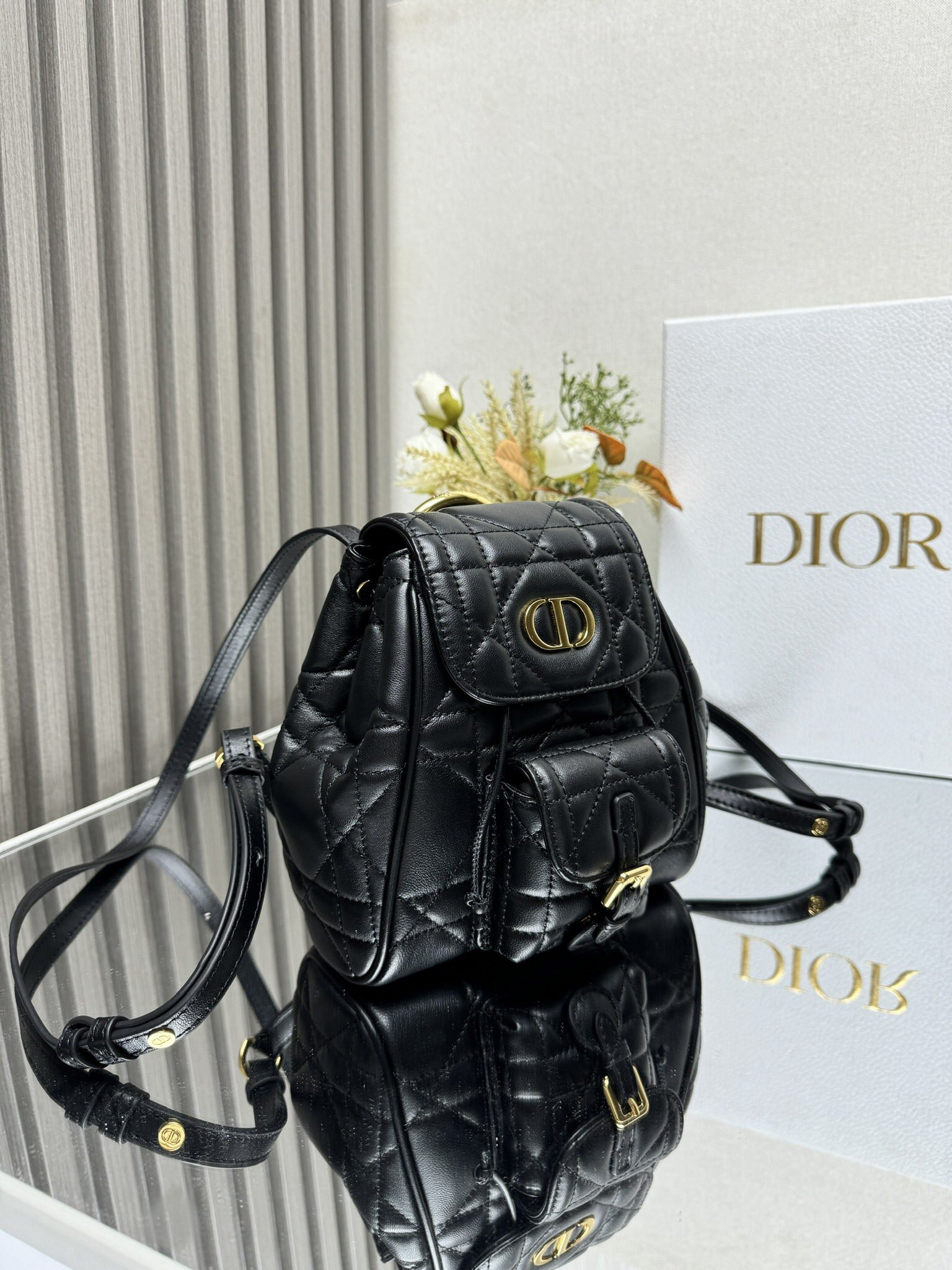 D*0r Caro Backpack Small 19.5 x 18.5 x 8.5 cm