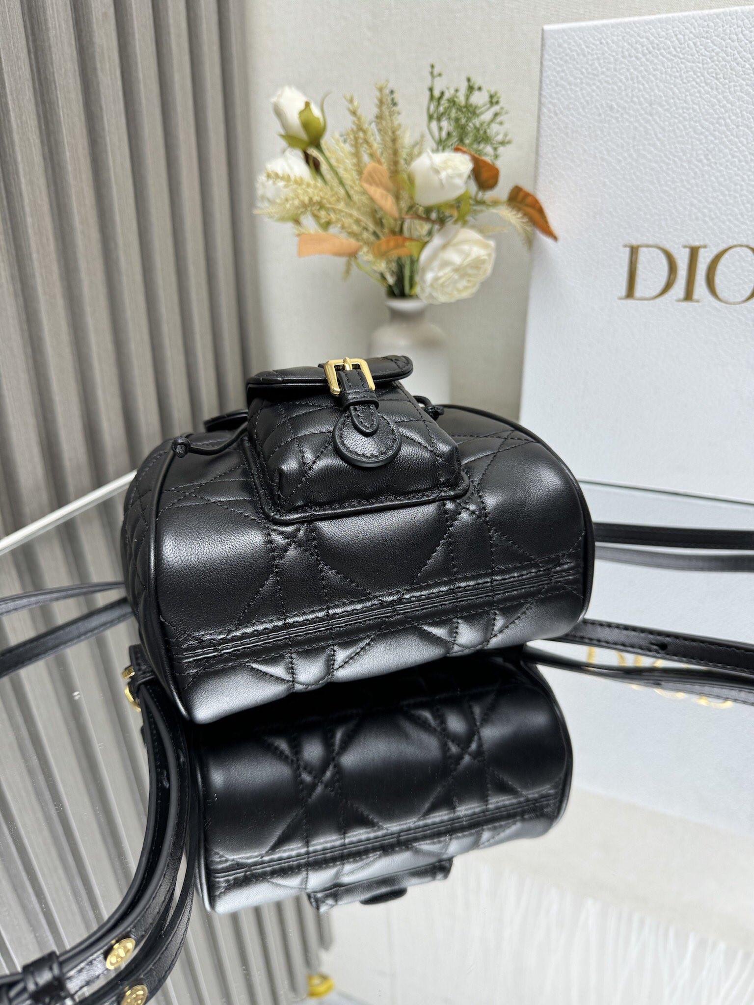 D*0r Caro Backpack Small 19.5 x 18.5 x 8.5 cm