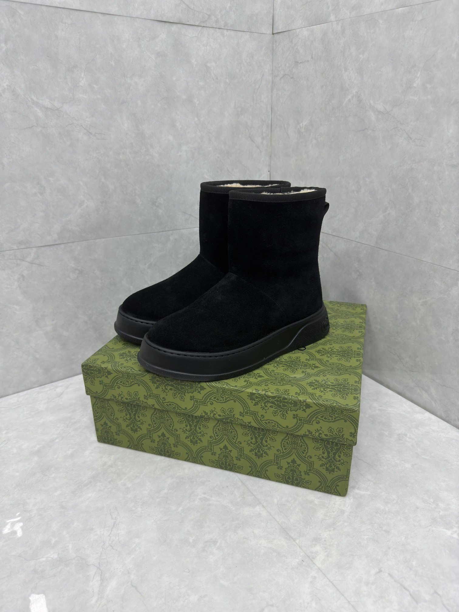UA G*u*i Boot