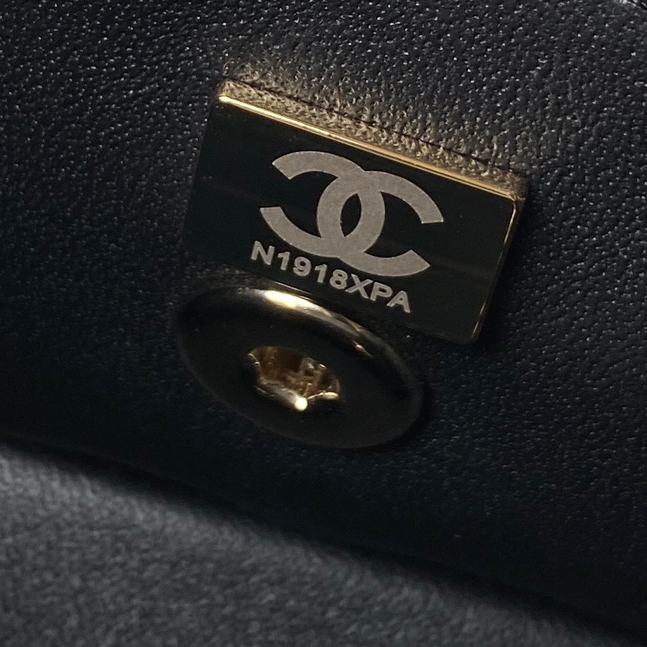 Ch*el 23K WALLET ON CHAIN Handbag 10.5×17×8cm
