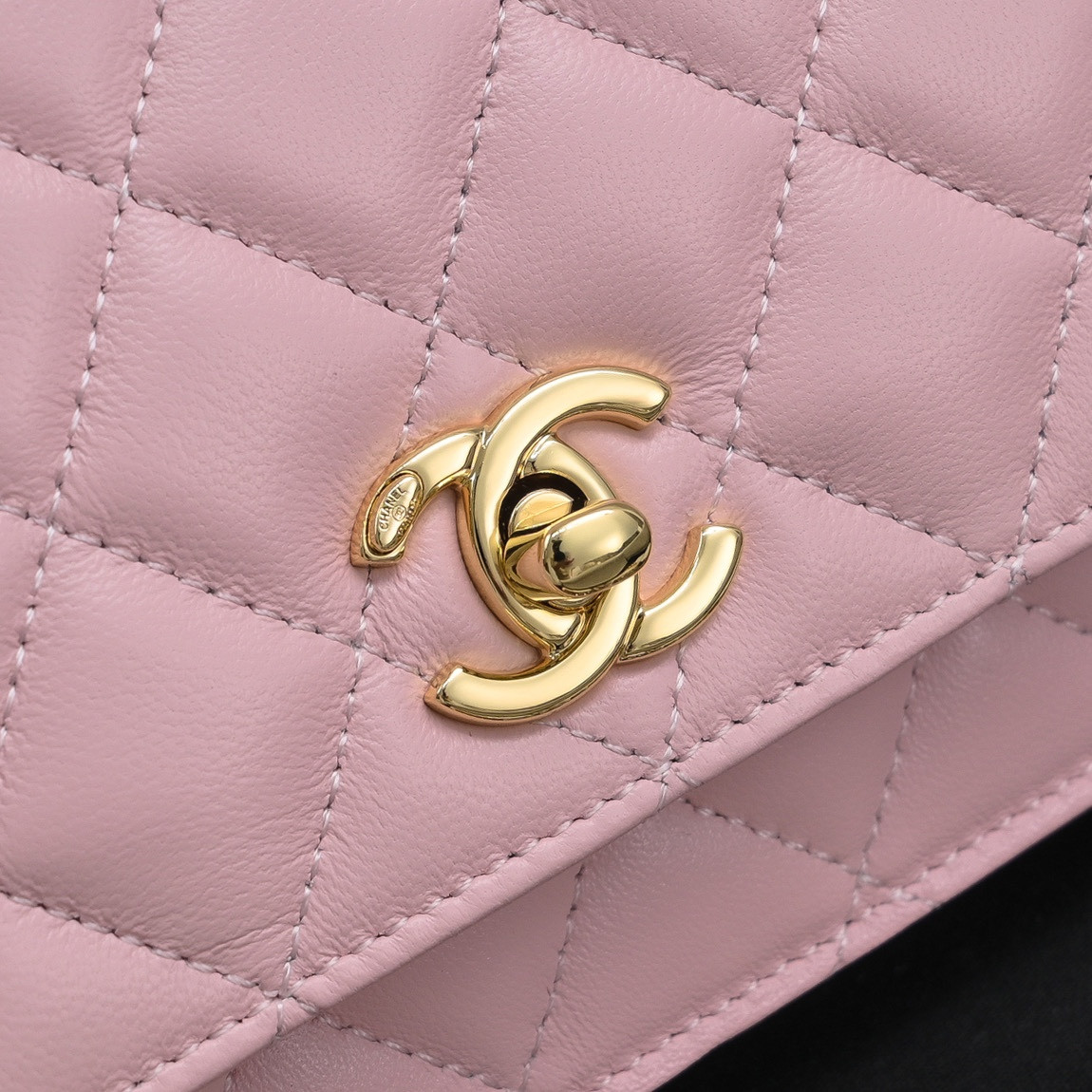 Ch*el Clutch With Chain 19cm