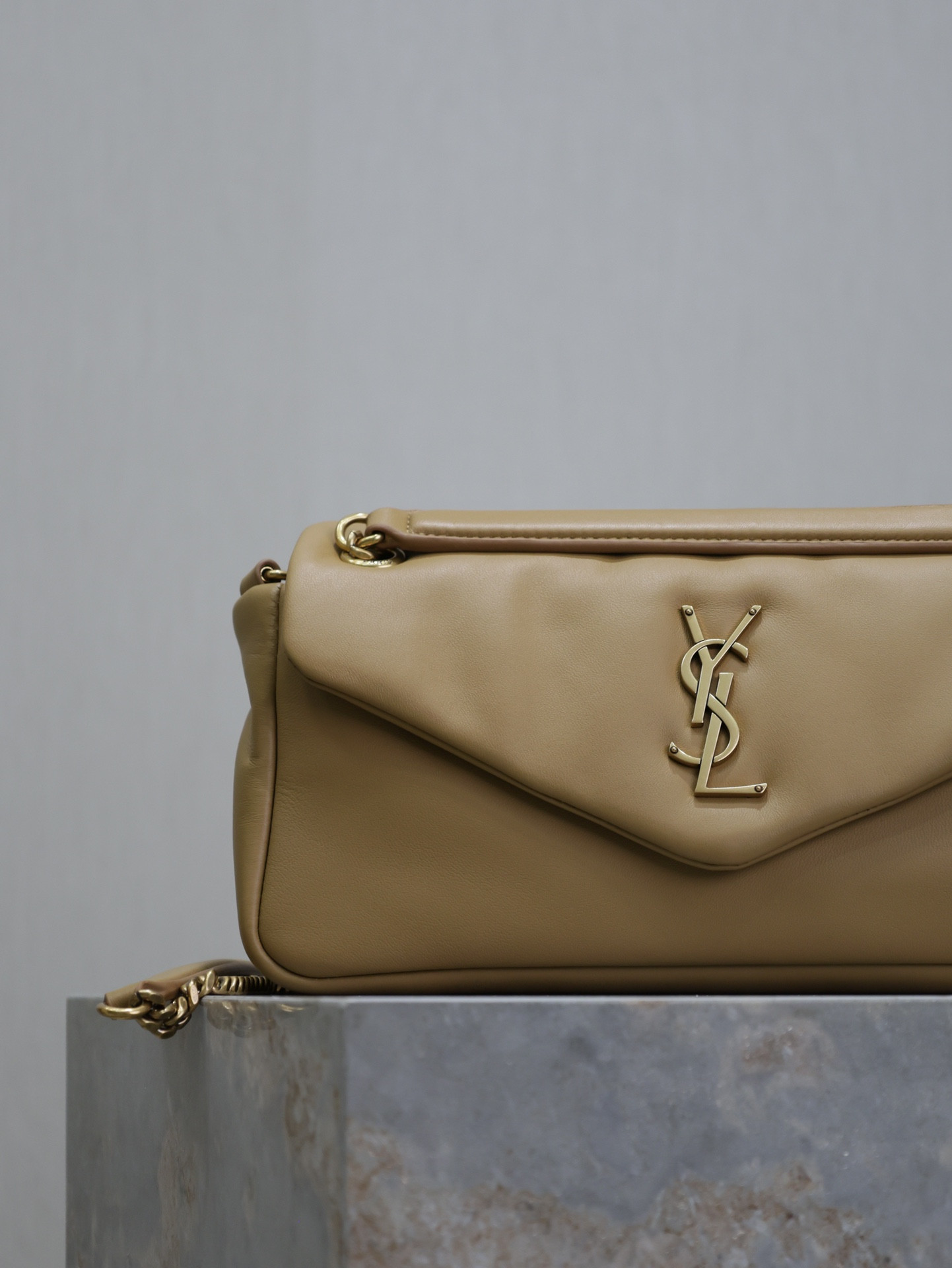 Y*L CALYPSO small in plunged lambskin 26x14x7cm
