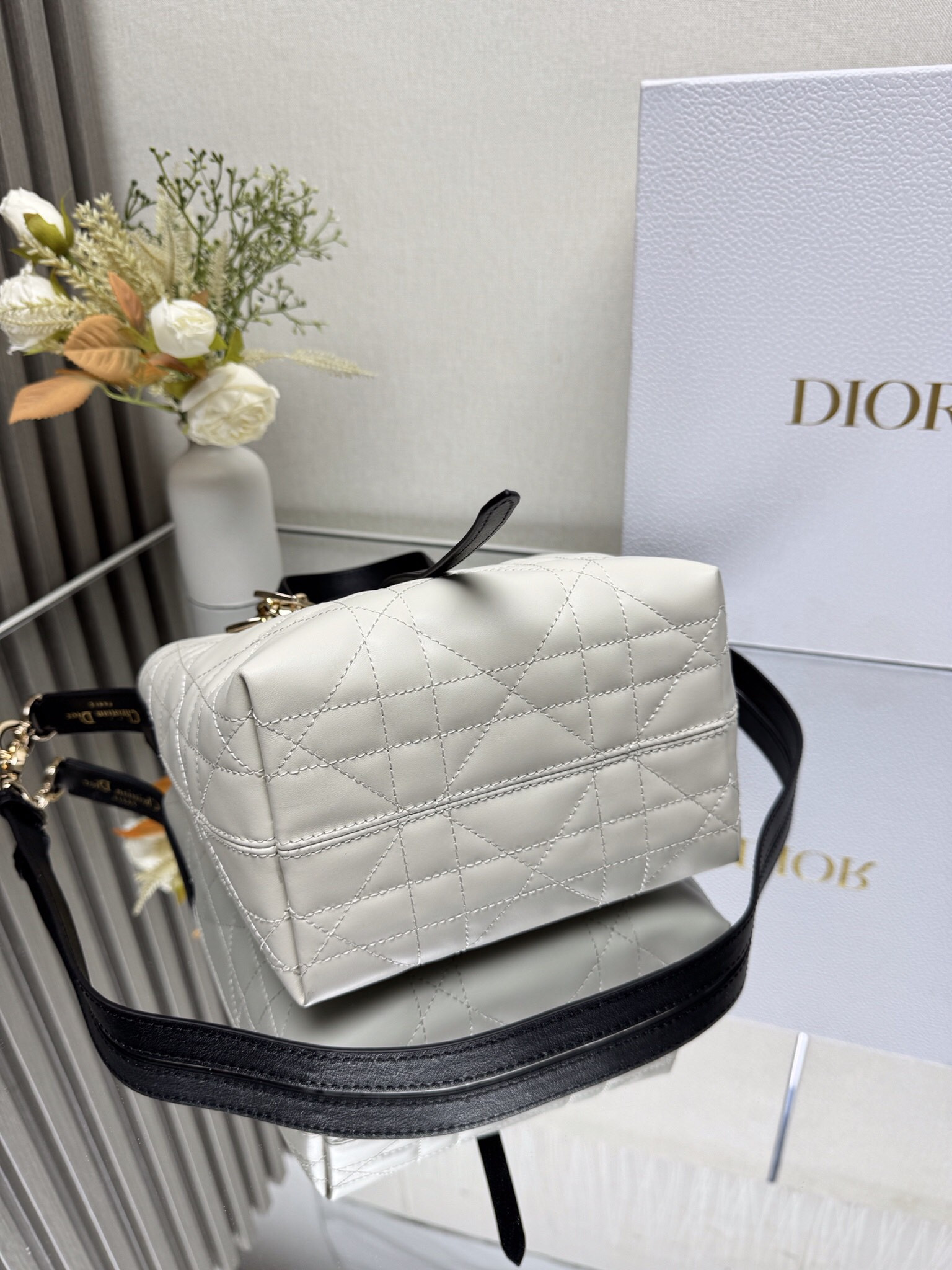 D*0r Small D*0r Toujours Vertical Bag 18.5x18.5x12cm